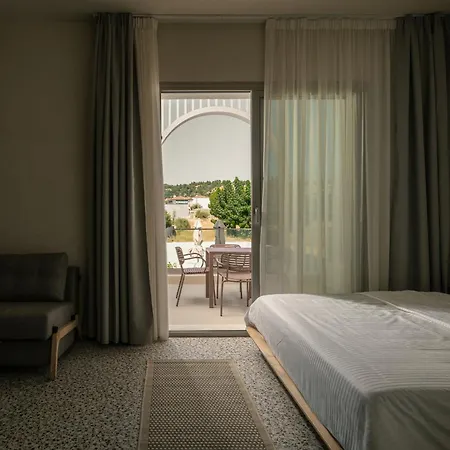 Fos Luxury Apartament *